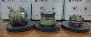 金剛石滾輪的特點(diǎn)有哪些？修整砂輪時(shí)有哪些必備條件？生產(chǎn)加工時(shí)要注意什么？